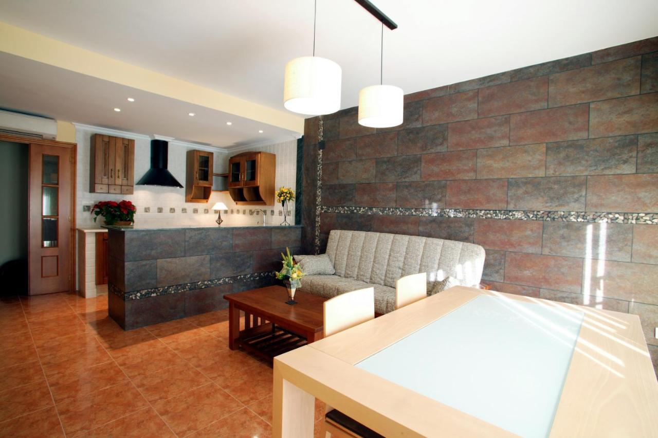 Apartamentos Hotel 77 Ayora Bagian luar foto