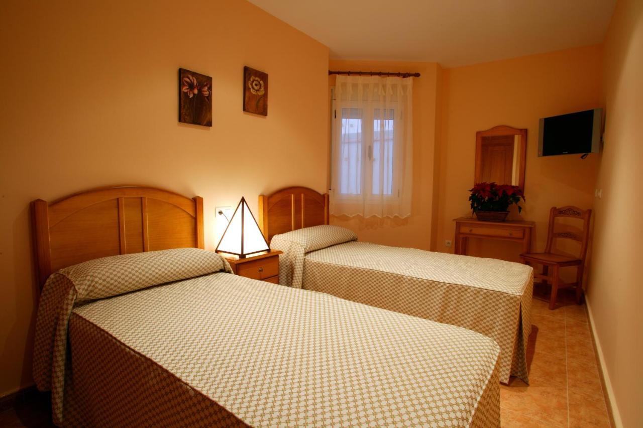 Apartamentos Hotel 77 Ayora Bagian luar foto