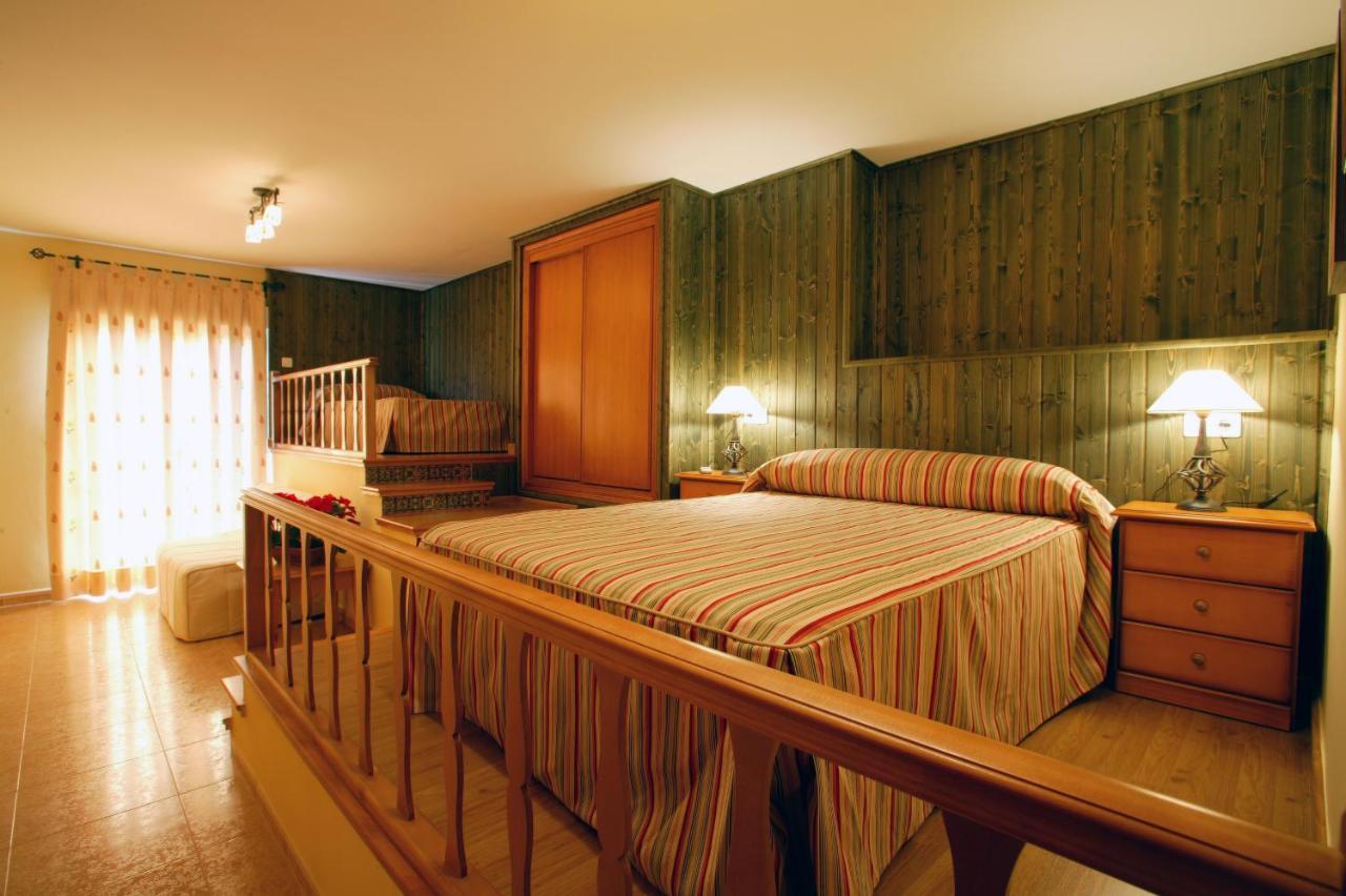 Apartamentos Hotel 77 Ayora Bagian luar foto